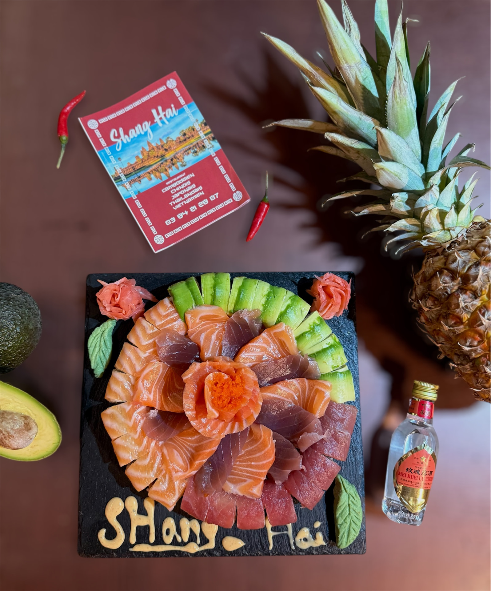 Grand plateau de sashimi saumon, thon et avocat du restaurant Le Shang'Hai à Belfort