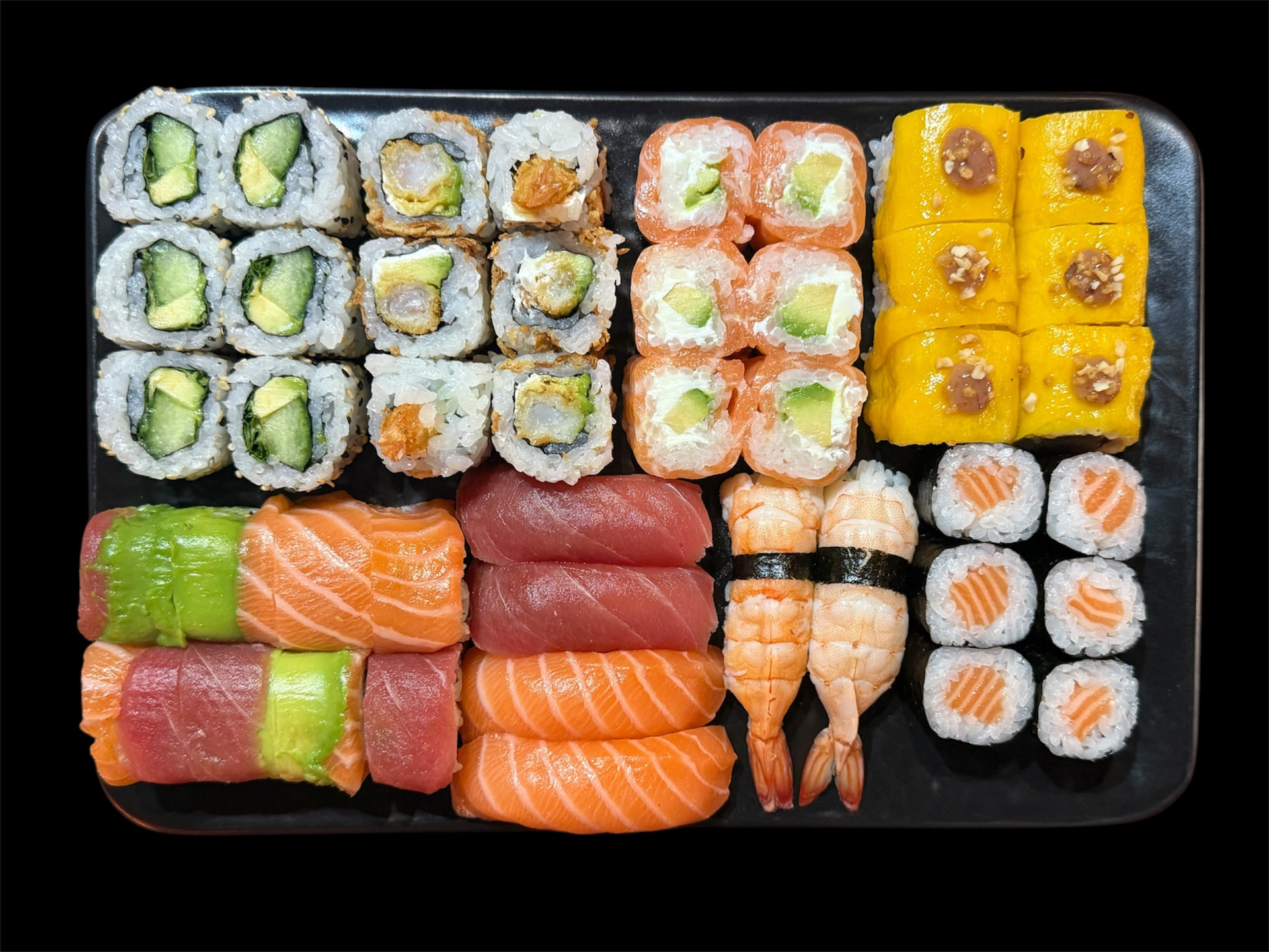 Plateau de sushis, makis et nigiris du restaurant Le Shang'Hai à Belfort